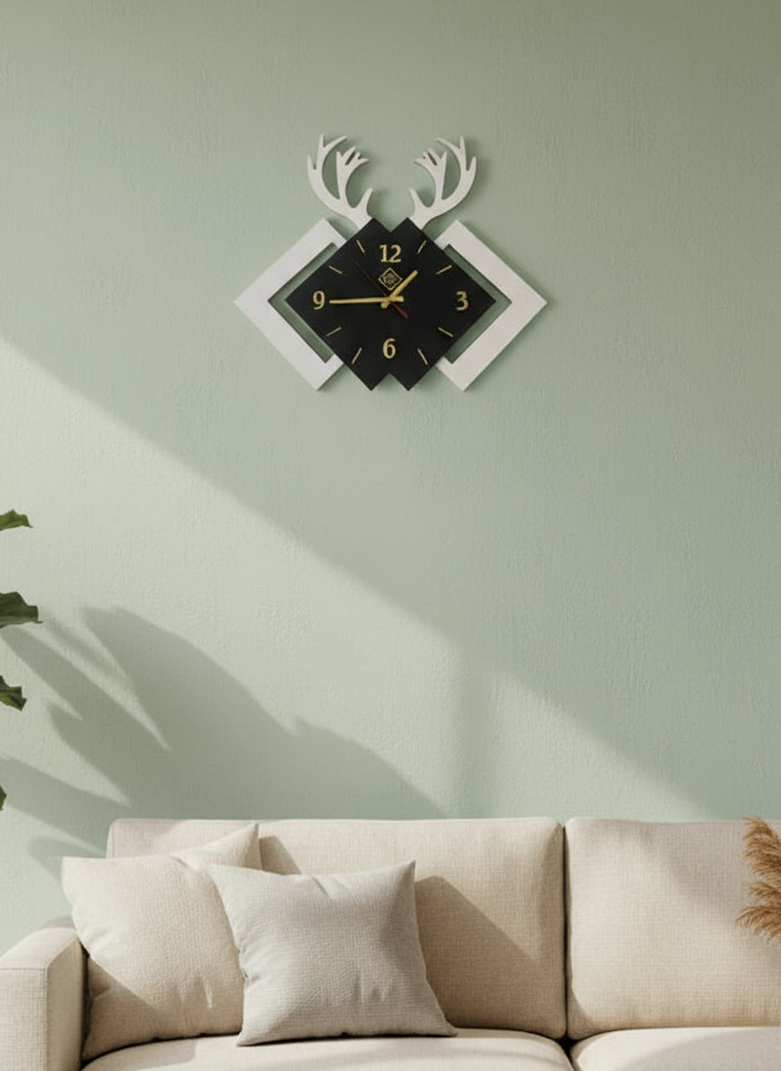 Modern Deer Antler Wall Clock – Elegant Geometric Interlocking Squares Design (Black/White